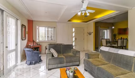Casa com 5 quartos à venda na Rua Sol Nascente, 285, Lomba do Pinheiro, Porto Alegre, 310 m2 por R$ 700.000