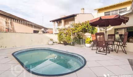Casa com 3 quartos à venda na Estrada Vila Maria, 75, Cavalhada, Porto Alegre, 229 m2 por R$ 855.000