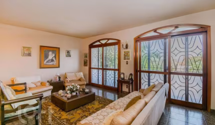 Casa com 6 quartos à venda na Praça José Assunção, 4250, Vila Assunção, Porto Alegre, 600 m2 por R$ 1.600.000