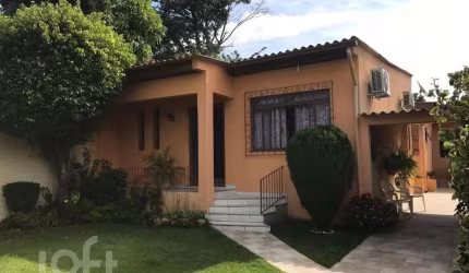 Casa com 2 quartos à venda na Rua Atílio Supertti, 137, Vila Nova, Porto Alegre, 230 m2 por R$ 500.000