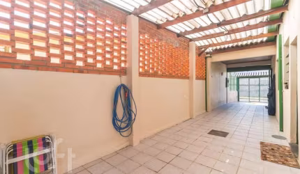 Casa com 3 quartos à venda na Rua Ideal, 95, Rubem Berta, Porto Alegre, 143 m2 por R$ 477.000