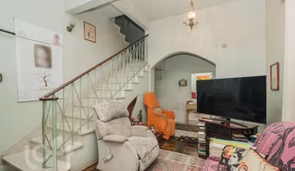 Casa com 5 quartos à venda na Avenida Clemenciano Barnasque, 519, Teresópolis, Porto Alegre, 195 m2 por R$ 598.000