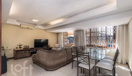 Casa com 3 quartos à venda na Rua Doutor João Simplício Alves de Carvalho, 164, Vila Ipiranga, Porto Alegre, 385 m2 por R$ 1.250.000
