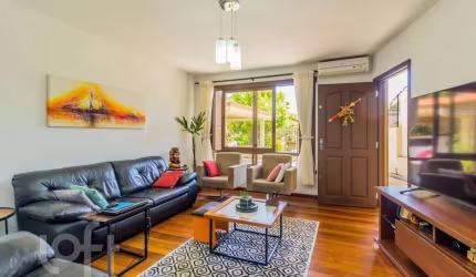 Casa com 3 quartos à venda na Rua Carlos Nobre, 95, Ipanema, Porto Alegre, 300 m2 por R$ 655.000
