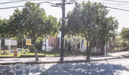 Casa com 3 quartos à venda na Rua Amapá, 1040, Vila Nova, Porto Alegre, 432 m2 por R$ 950.000