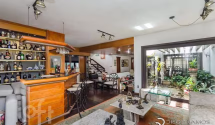 Casa com 5 quartos à venda na Travessa Guianas, 60, Jardim Lindóia, Porto Alegre, 530 m2 por R$ 1.400.000