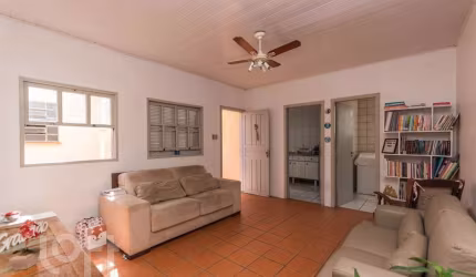 Casa com 4 quartos à venda na Rua Guadalajara, 580, Jardim Itu Sabará, Porto Alegre, 230 m2 por R$ 435.000
