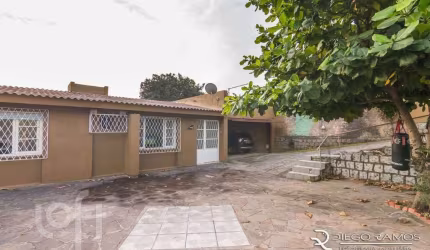 Casa com 3 quartos à venda na Rua Carlos Ferreira, 127, Teresópolis, Porto Alegre, 97 m2 por R$ 450.000