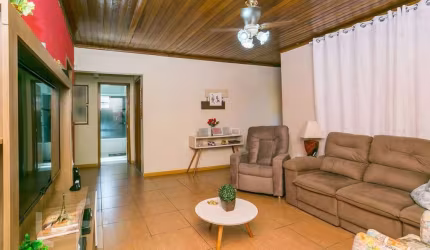 Casa com 2 quartos à venda na Rua Ângelo Passuelo, 480, Vila Nova, Porto Alegre, 95 m2 por R$ 400.000