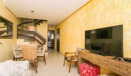 Casa com 3 quartos à venda na Rua Doutor João Evangelista F. da Costa, 65, Cavalhada, Porto Alegre, 200 m2 por R$ 787.000