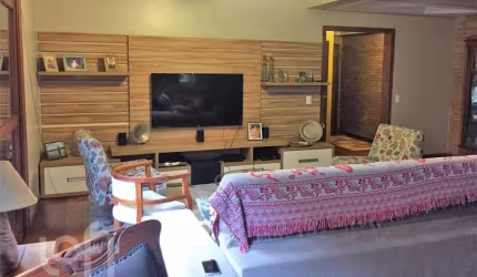 Casa com 3 quartos à venda na Rua Marquês de Olinda, 116, Bom Jesus, Porto Alegre, 270 m2 por R$ 530.000