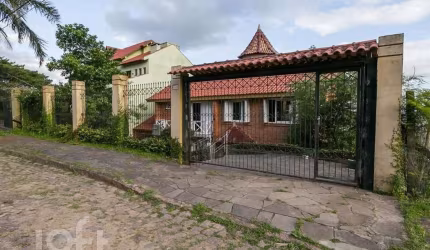 Casa com 3 quartos à venda na Rua Fernando Osório, 1869, Teresópolis, Porto Alegre, 256 m2 por R$ 850.000