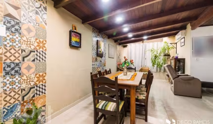 Casa com 3 quartos à venda na Rua Caetano La Porta, 285, Rubem Berta, Porto Alegre, 278 m2 por R$ 490.000