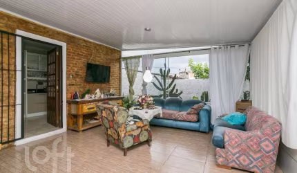 Casa com 3 quartos à venda na Rua Odilson Rodrigues Barboza, 190, Espírito Santo, Porto Alegre, 220 m2 por R$ 490.000