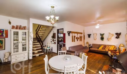 Casa com 4 quartos à venda na Avenida Otto Niemeyer, 3458, Cavalhada, Porto Alegre, 328 m2 por R$ 880.000
