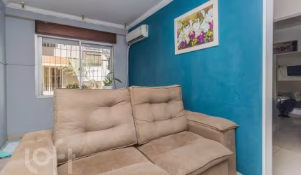 Apartamento com 3 quartos à venda na Rua Gomes de Freitas, 181, Vila Ipiranga, Porto Alegre, 58 m2 por R$ 309.000