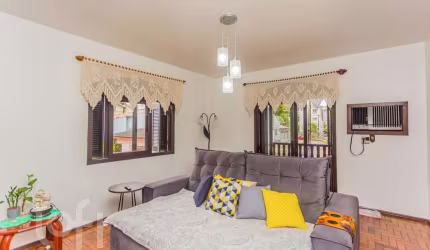 Casa com 3 quartos à venda na Rua Samaritana, 61, Jardim Itu Sabará, Porto Alegre, 271 m2 por R$ 990.000