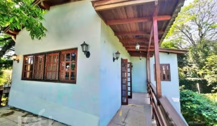 Casa com 4 quartos à venda na Rua Monte Claro, 74, Hípica, Porto Alegre, 176 m2 por R$ 379.000