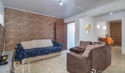 Casa com 6 quartos à venda na Rua Cirilo Leite Torres, 75, Espírito Santo, Porto Alegre, 110 m2 por R$ 700.000