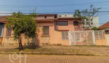 Casa com 4 quartos à venda na Rua Ponche Verde, 163, Medianeira, Porto Alegre, 438 m2 por R$ 598.000