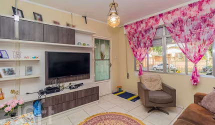 Casa com 5 quartos à venda na Rua Major Hércules Gomes Limeira, 126, São Sebastião, Porto Alegre, 163 m2 por R$ 600.000