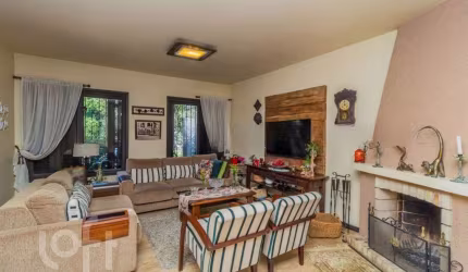 Casa com 3 quartos à venda na Rua Ítalo Brutto, 220, Espírito Santo, Porto Alegre, 280 m2 por R$ 850.000