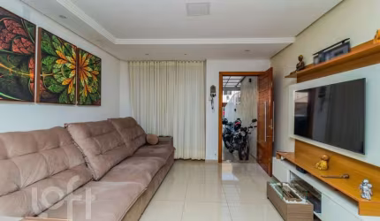 Casa com 2 quartos à venda na Rua Antônio Carlos Ribeiro, 43, Hípica, Porto Alegre, 108 m2 por R$ 520.000