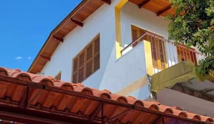 Casa com 5 quartos à venda na Avenida Luiz Moschetti, 190, Vila João Pessoa, Porto Alegre, 265 m2 por R$ 848.900