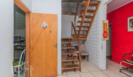 Casa com 3 quartos à venda na Avenida Outeiro, 542, Coronel Aparício Borges, Porto Alegre, 200 m2 por R$ 450.000
