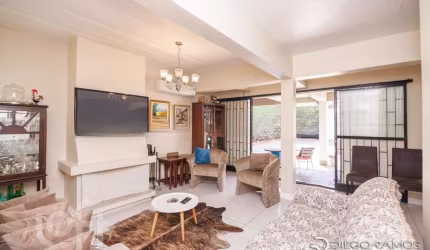 Casa com 5 quartos à venda na Rua Professor Cristiano Fischer, 1138, Jardim do Salso, Porto Alegre, 375 m2 por R$ 905.000