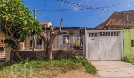 Casa com 3 quartos à venda na Rua Diretor Augusto Pestana, 1346, Humaitá, Porto Alegre, 95 m2 por R$ 300.000