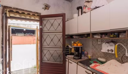 Casa com 4 quartos à venda na Avenida Ferroviária, 1248, Humaitá, Porto Alegre, 99 m2 por R$ 340.000
