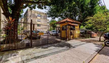 Apartamento com 2 quartos à venda na Rua Carlos Pessoa de Brum, 175, Santo Antônio, Porto Alegre, 55 m2 por R$ 230.000