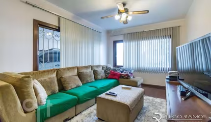 Casa com 3 quartos à venda na Avenida Lavras, 530, Petrópolis, Porto Alegre, 248 m2 por R$ 1.200.000