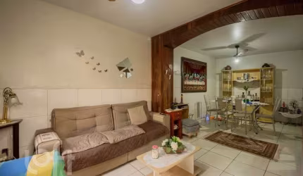 Casa com 3 quartos à venda na Beco Andaraí, 614, Passo da Areia, Porto Alegre, 200 m2 por R$ 990.000