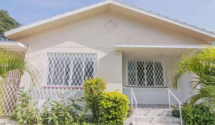 Casa com 3 quartos à venda na Rua Jataí, 291, Cristal, Porto Alegre, 184 m2 por R$ 730.000