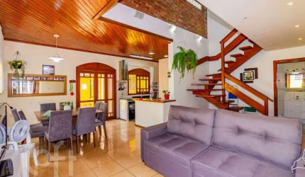 Casa com 5 quartos à venda na Rua Figueredo Mascarenhas, 295, Sarandi, Porto Alegre, 210 m2 por R$ 750.000
