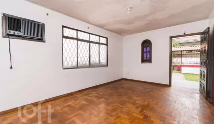 Casa com 3 quartos à venda na Rua Santa Flora, 1159, Cavalhada, Porto Alegre, 240 m2 por R$ 807.000