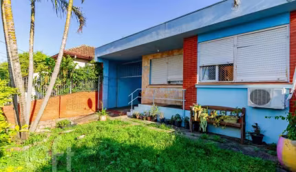Casa com 3 quartos à venda na Rua General Solon, 255, Jardim Itu Sabará, Porto Alegre, 266 m2 por R$ 700.000