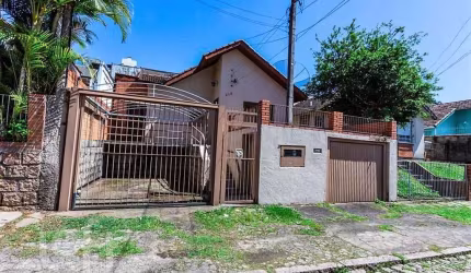 Casa com 4 quartos à venda na Acesso José da Silva Bernardo, 215, Jardim Itu Sabará, Porto Alegre, 202 m2 por R$ 350.000