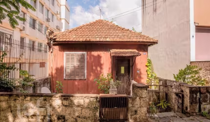 Casa com 3 quartos à venda na Rua Comendador Rheingantz, 61, Auxiliadora, Porto Alegre, 296 m2 por R$ 900.000