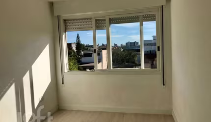 Apartamento com 2 quartos à venda na Rua Piauí, 348, Santa Maria Goretti, Porto Alegre, 57 m2 por R$ 335.000