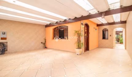 Casa com 3 quartos à venda na Rua Praga, 100, Vila Metalúrgica, Santo André, 214 m2 por R$ 750.000