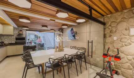 Casa com 3 quartos à venda na Rua Mongólia, 75, Parque Oratório, Santo André, 252 m2 por R$ 900.000