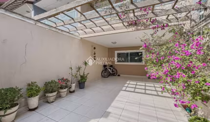 Casa em condomínio fechado com 3 quartos à venda na Rua Terezinha Pimenta Martins, 105, Parque São Vicente, Mauá, 127 m2 por R$ 970.000