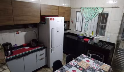Casa com 3 quartos à venda na Erva do Sereno, 508, Jardim Helena, São Paulo, 49 m2 por R$ 240.000