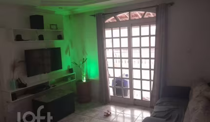 Casa com 2 quartos à venda na Rua Germânia, 354, Parque Novo Oratório, Santo André, 261 m2 por R$ 650.000