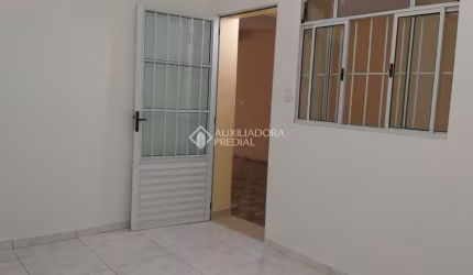 Casa com 2 quartos para alugar na Rua Jaime Atílio Cavinato, 154, Baeta Neves, São Bernardo do Campo, 120 m2 por R$ 1.650