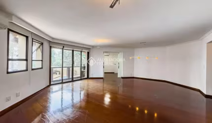 Apartamento com 4 quartos para alugar na Avenida Doutor Antônio Álvaro, 83, Vila Assunção, Santo André, 191 m2 por R$ 3.800