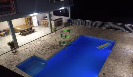 Casa com Área de Lazer Completa à Venda – Atibaia.  Ideal para Moradia ou Lazer em Meio à Natureza.